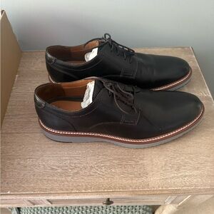 Johnston & Murphy Black Leather Oxfords